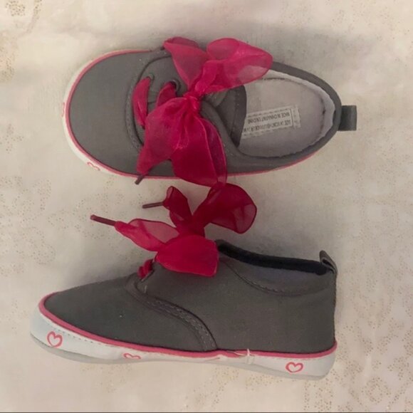 🎉 HOST PICK🎉 Children’s Shoes NWOT Grey with Pink Ribbon Sz 18 - 24 months - Picture 2 of 5